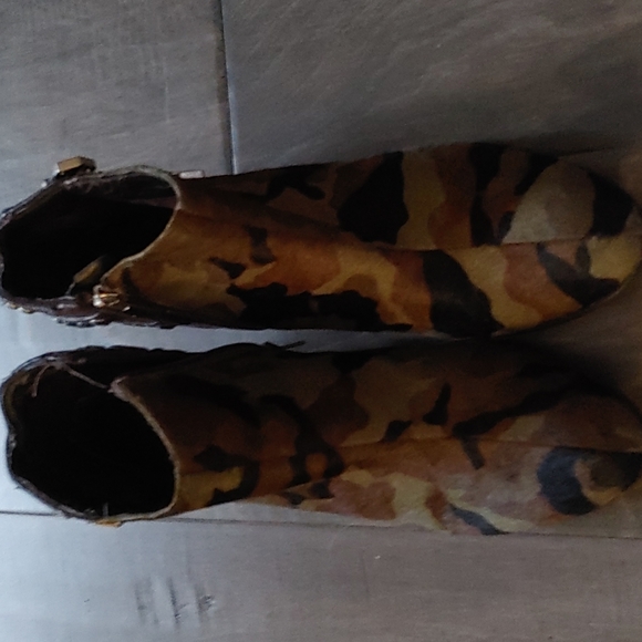 Sam Edelman Shoes - Sam Edelman.Ankle Boots. Size 7